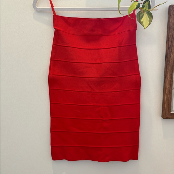 BCBG Matching Set: Jayla Top + Alexa Skirt 🔥 - Picture 9 of 15